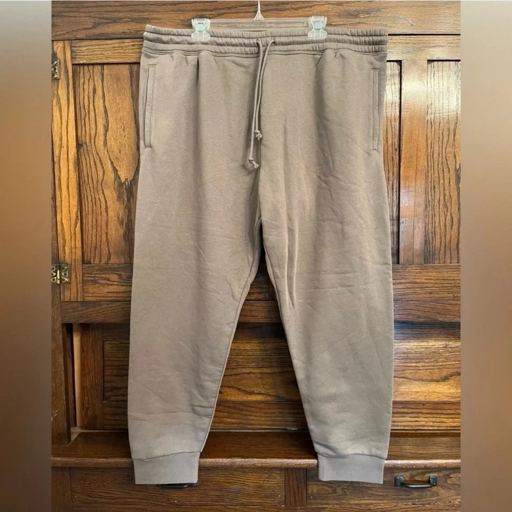 SKIMS Tan Sweatpants - Picture 3 of 7